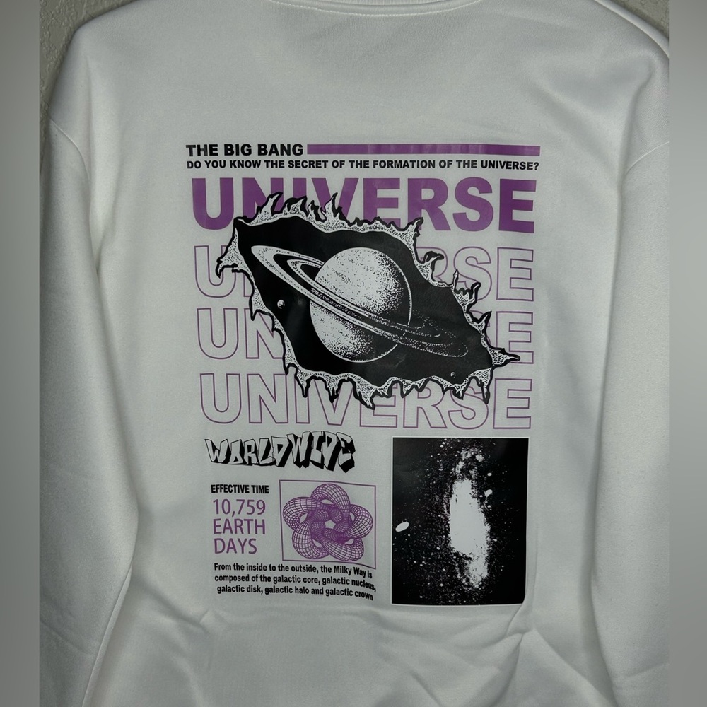 Graphic Long Sleeve sweatshirt